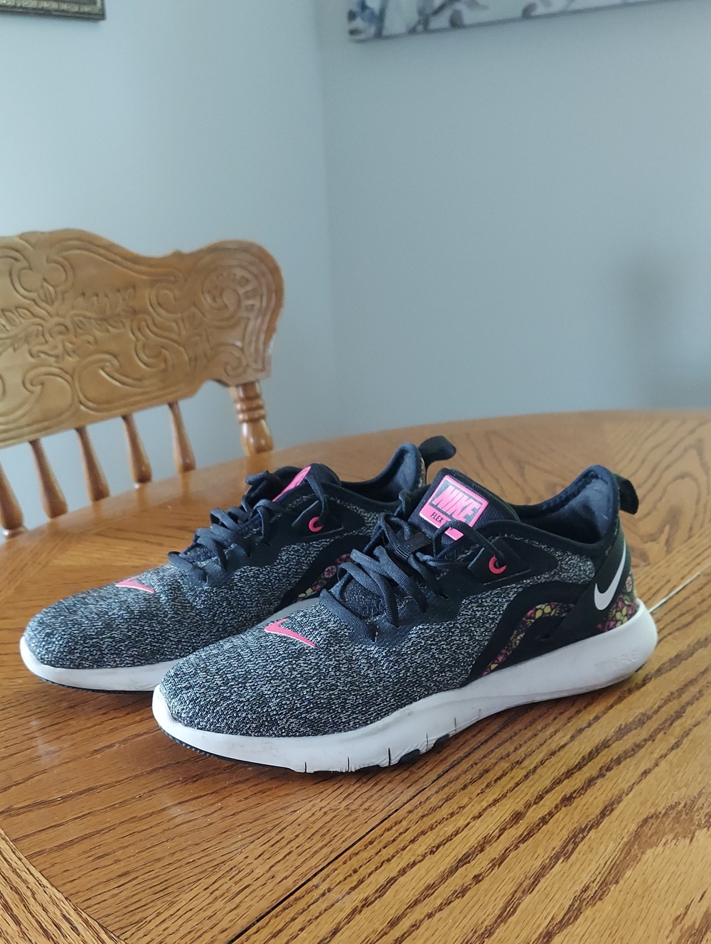 Nike FLEX TR 9 Pink & Black Sneakers